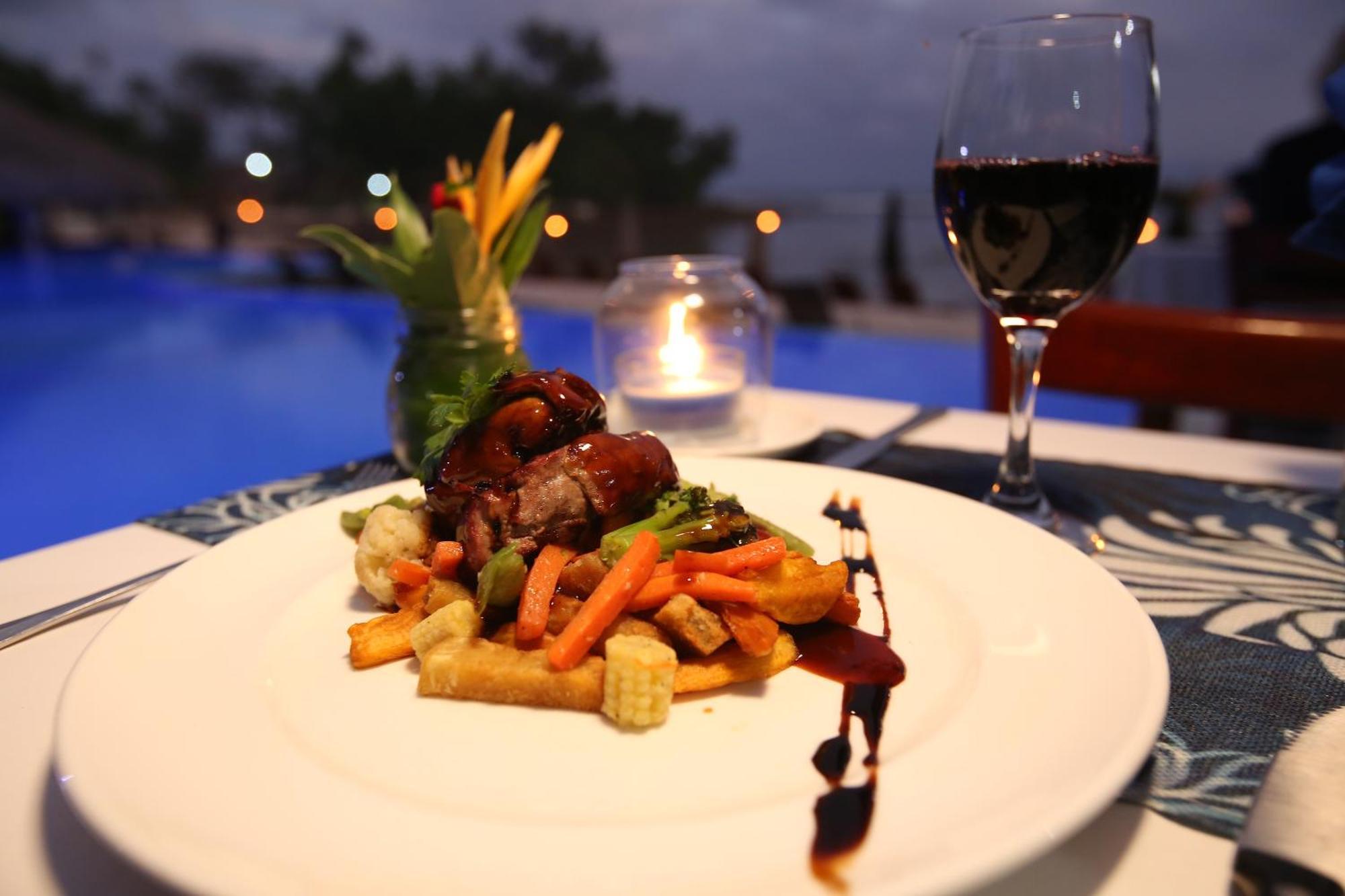 Breakas Beach Resort (Adults Only) Port Vila Exterior photo