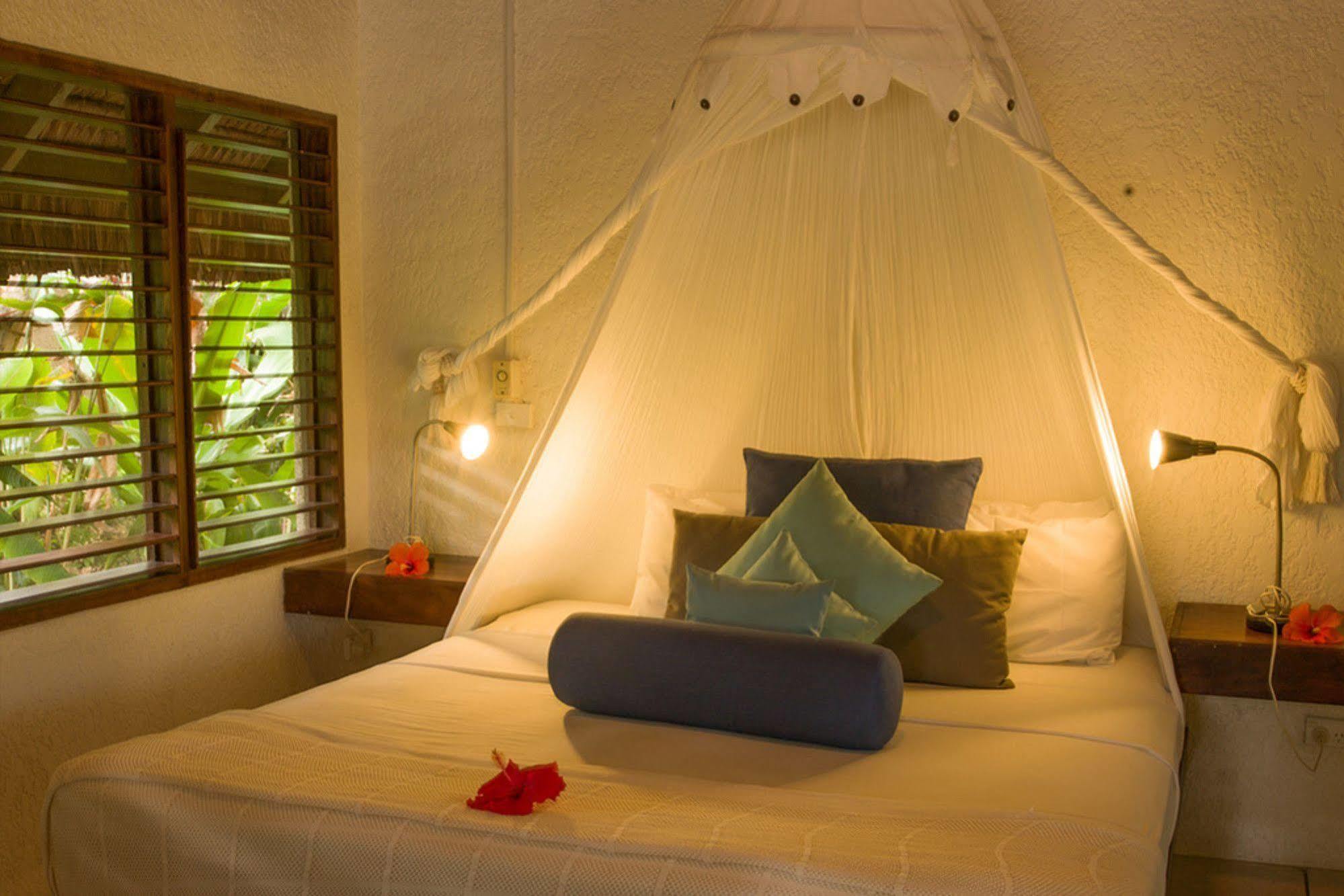 Breakas Beach Resort (Adults Only) Port Vila Exterior photo