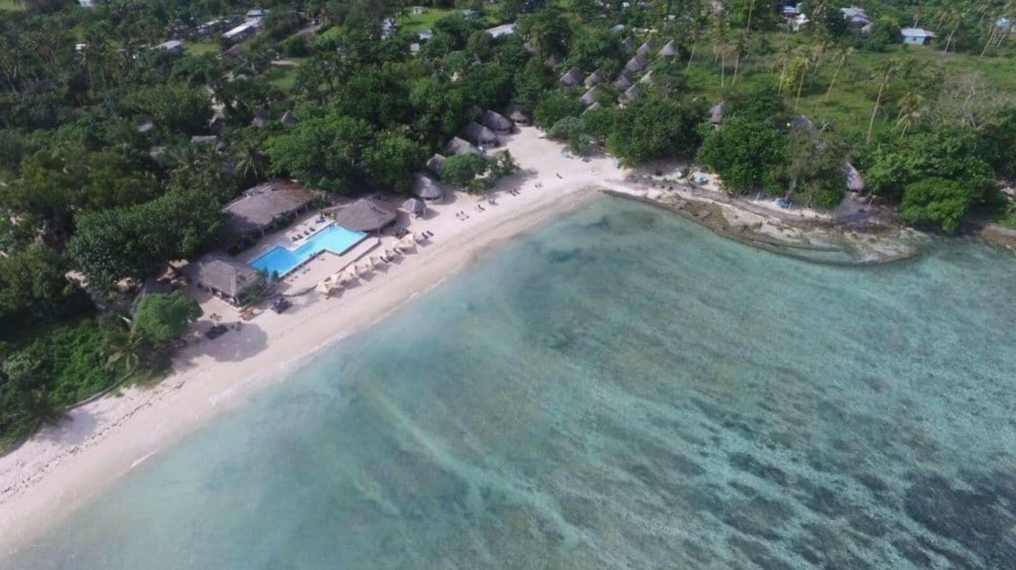 Breakas Beach Resort (Adults Only) Port Vila Exterior photo